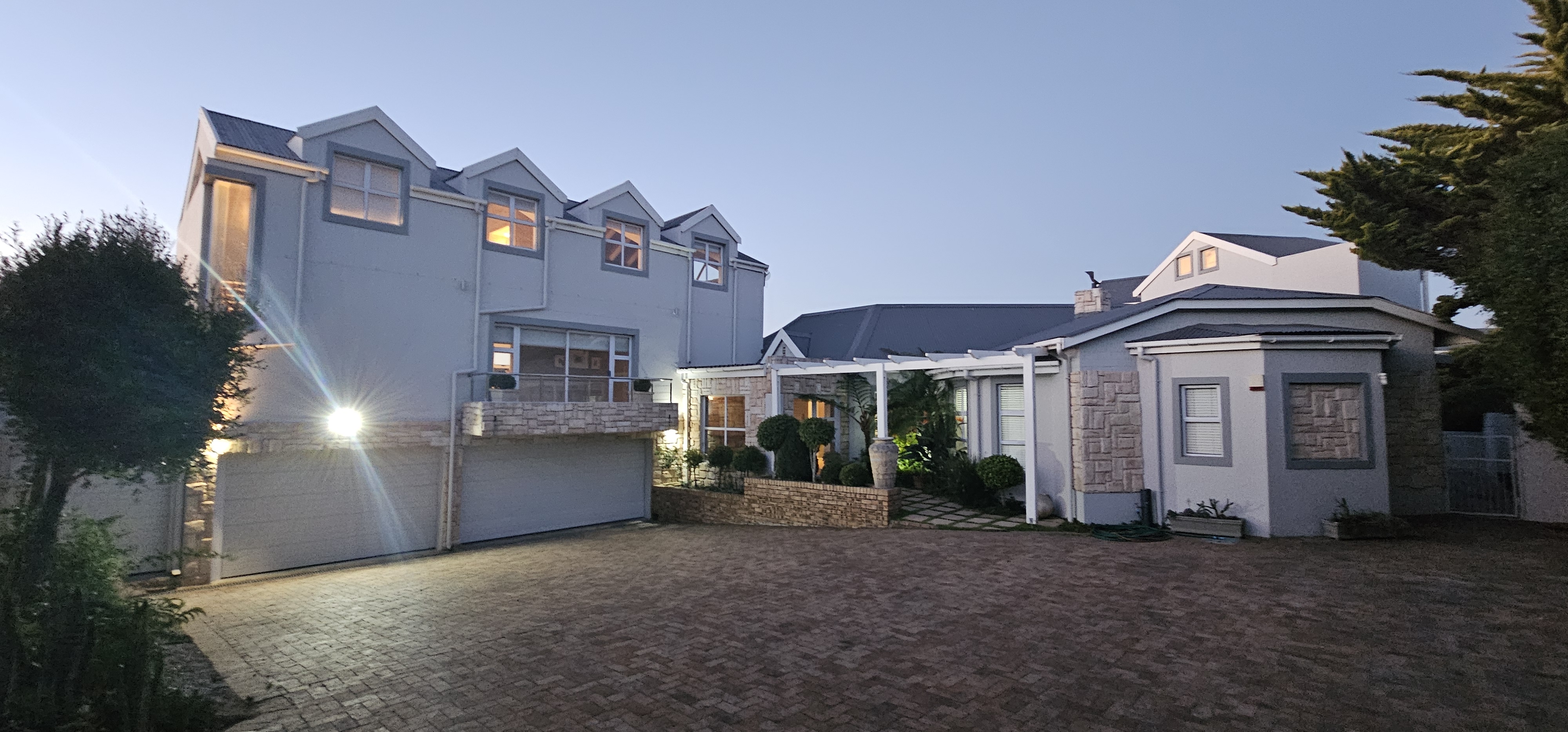 5 Bedroom Property for Sale in Myburgh Park Western Cape